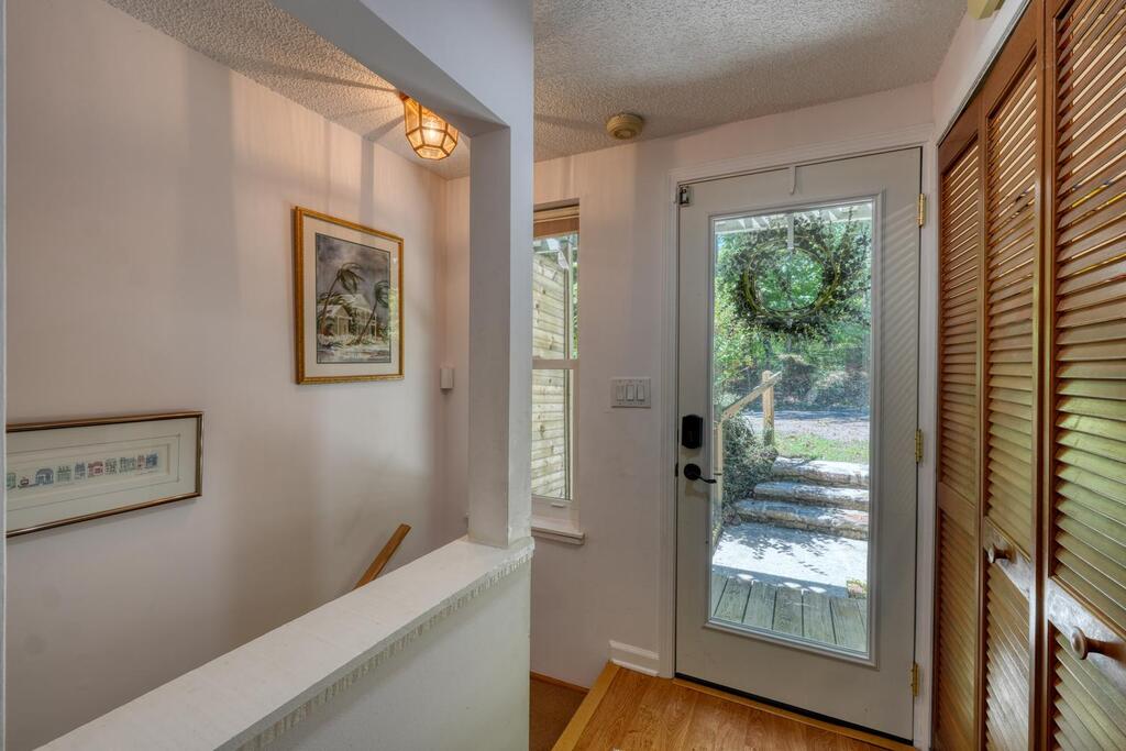 1710 Summit Trail