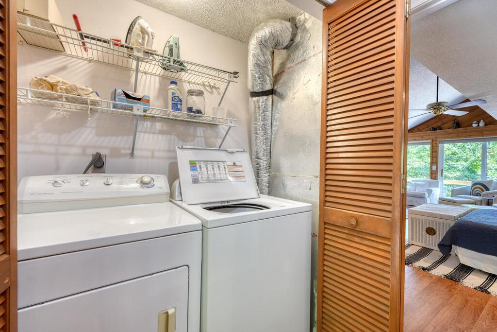 1710 Summit Trail