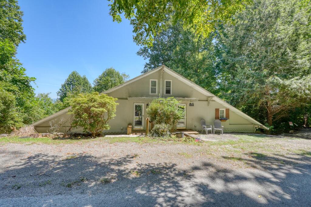 1710 Summit Trail