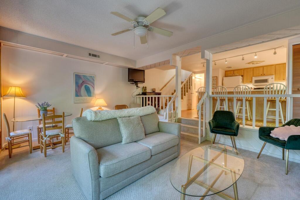 1710 Summit Trail