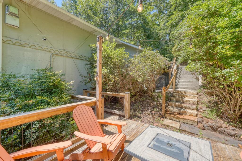 1710 Summit Trail
