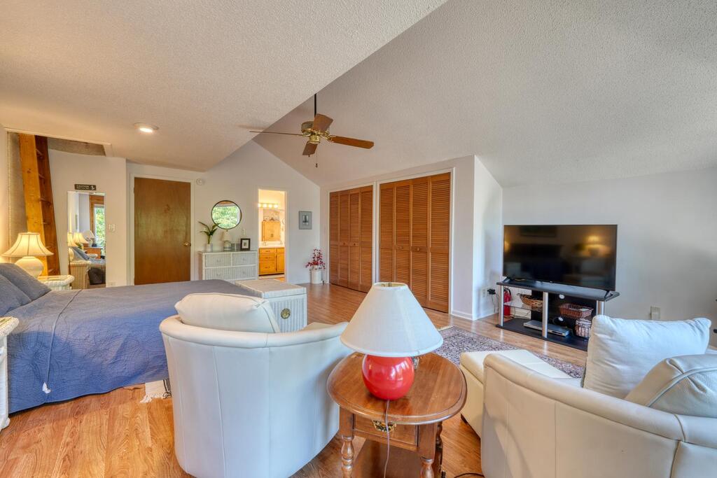 1710 Summit Trail