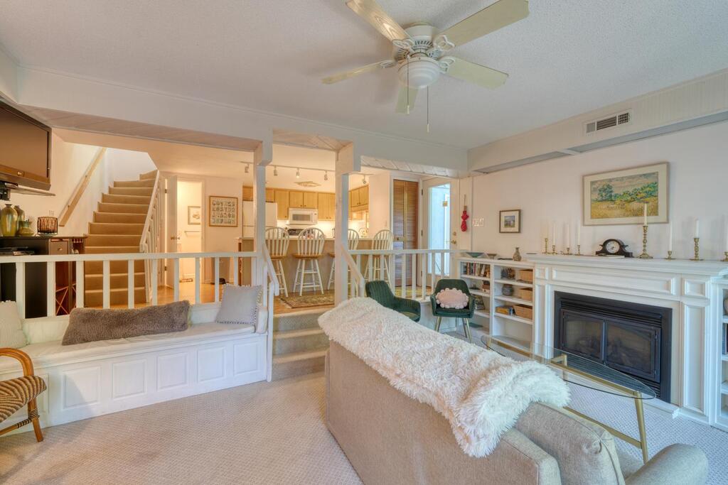1710 Summit Trail