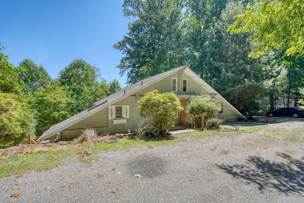 1710 Summit Trail