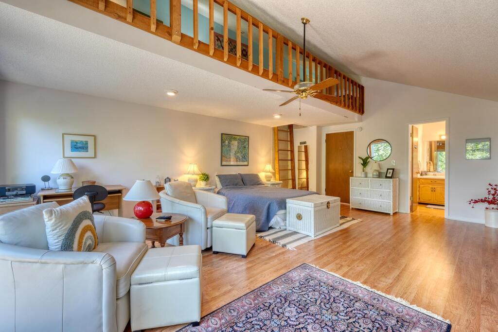 1710 Summit Trail