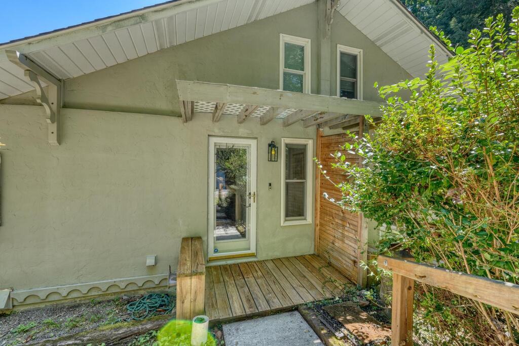 1710 Summit Trail