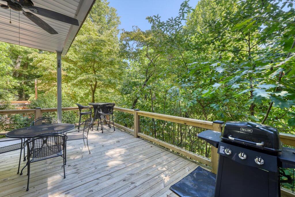 1710 Summit Trail