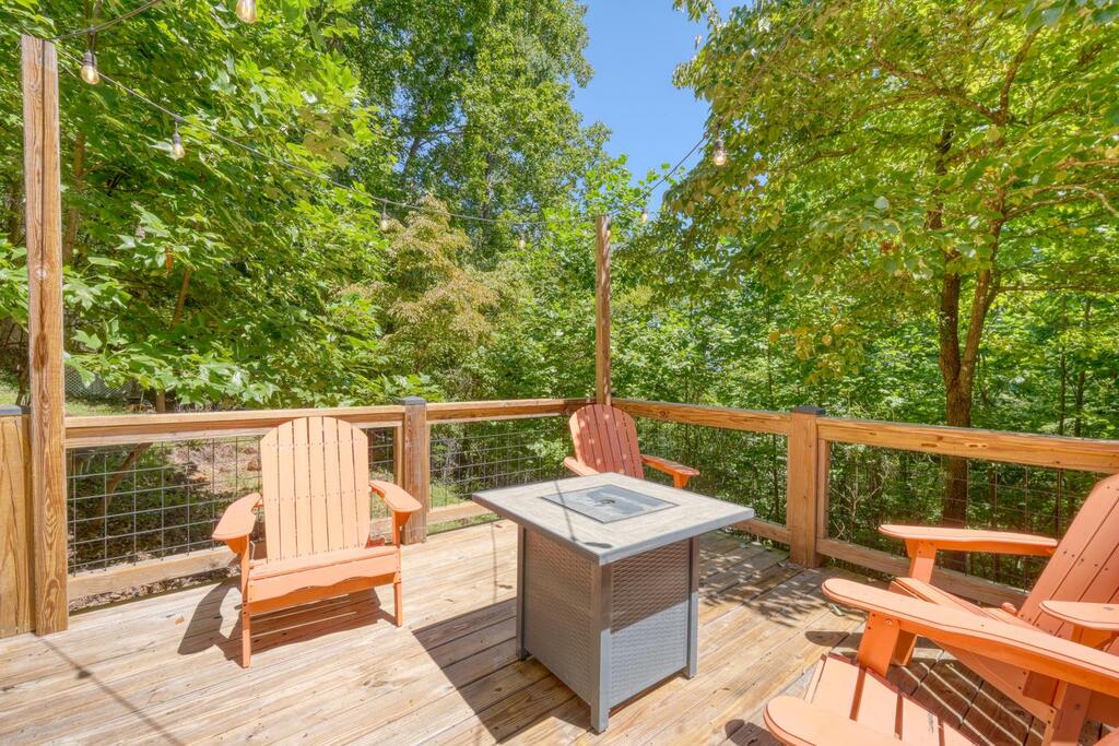 1710 Summit Trail