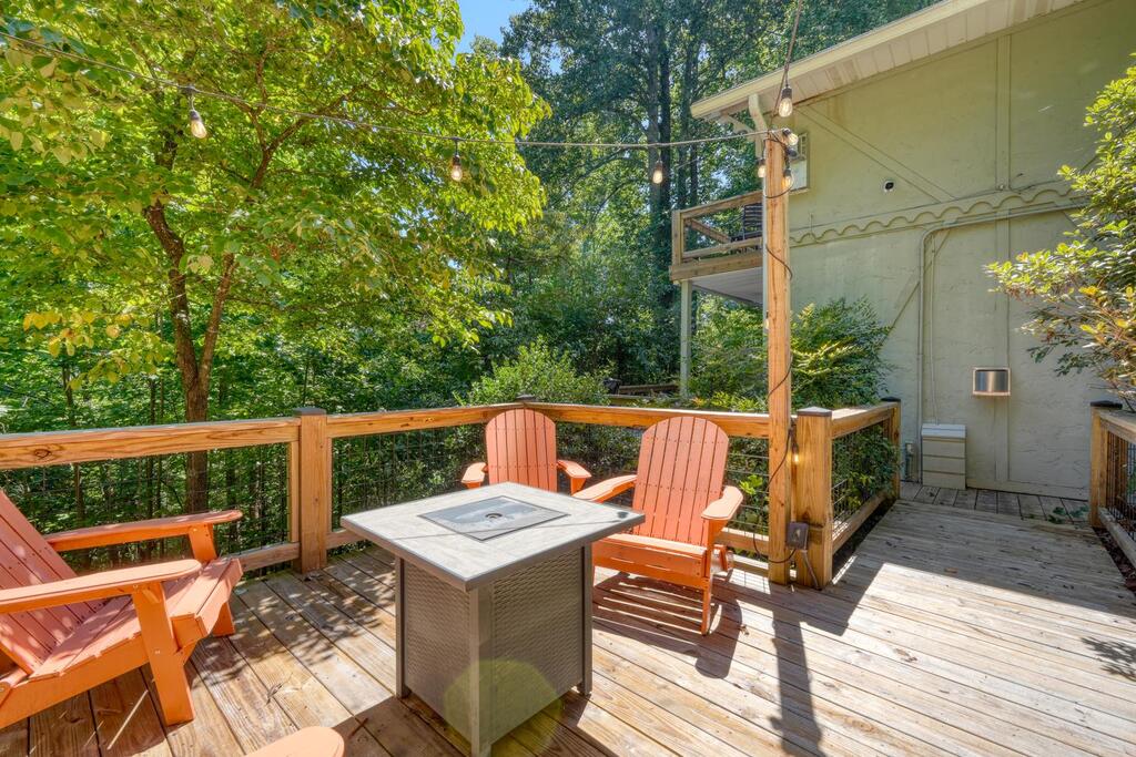 1710 Summit Trail