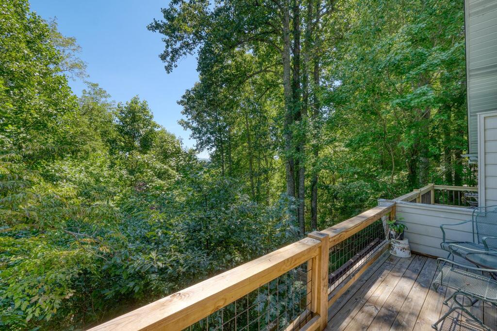 1710 Summit Trail