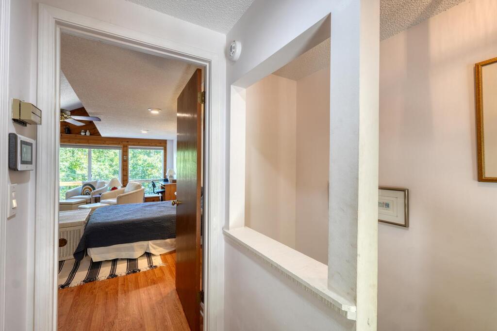 1710 Summit Trail