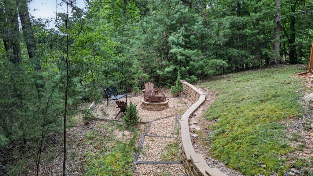 76 Channing Hollow