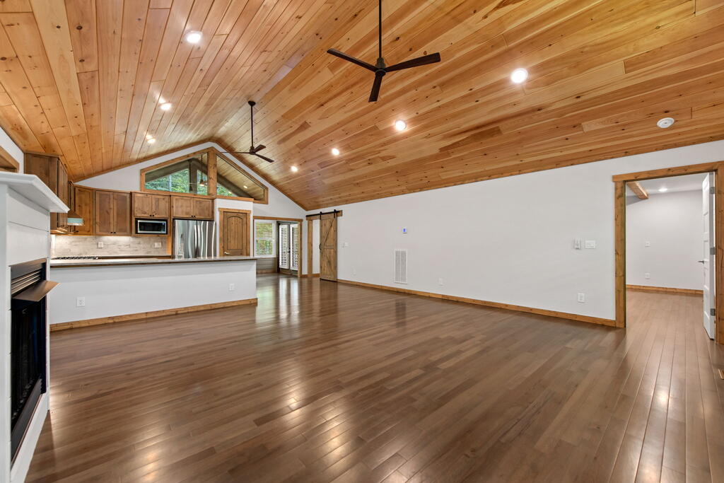 105 Loftis Mountain Road