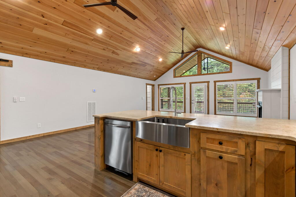 105 Loftis Mountain Road
