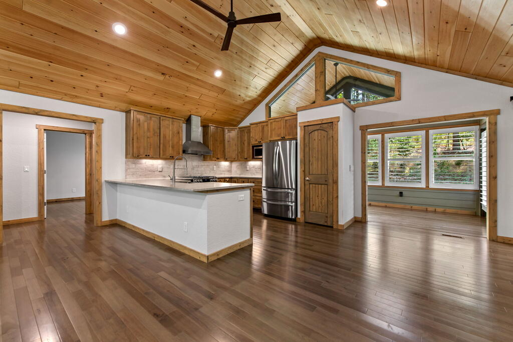 105 Loftis Mountain Road