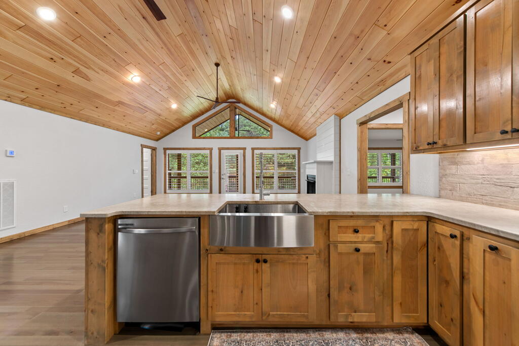 105 Loftis Mountain Road