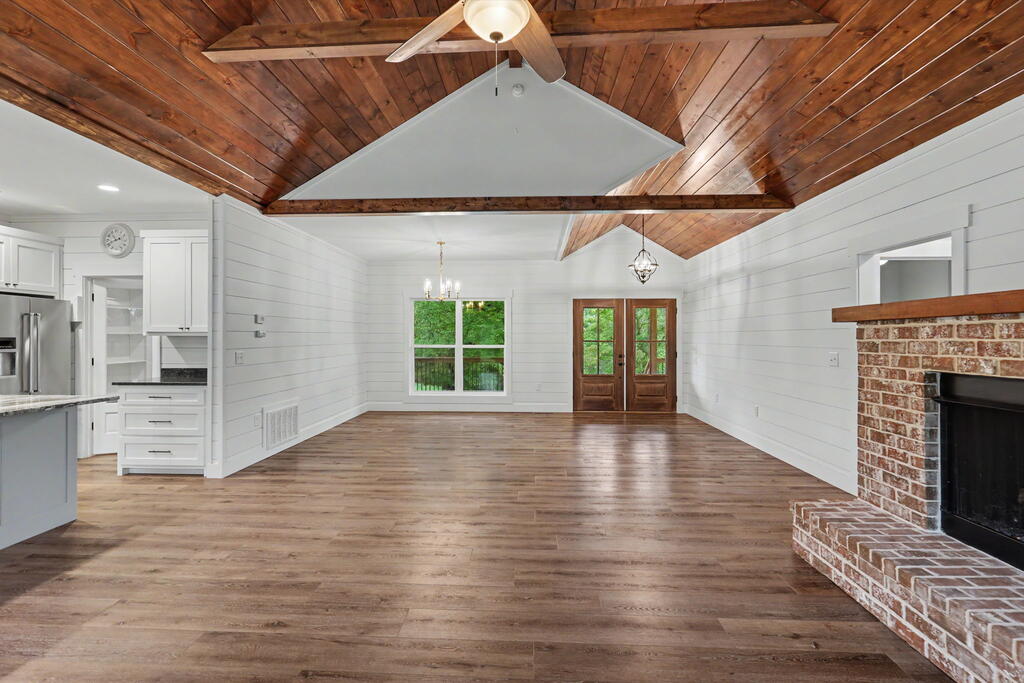 648 Crestwood Drive