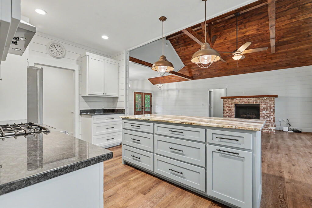 648 Crestwood Drive
