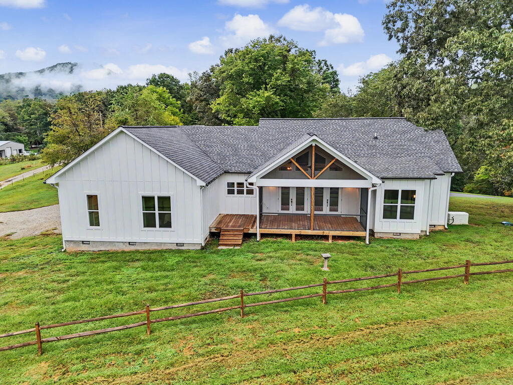 648 Crestwood Drive