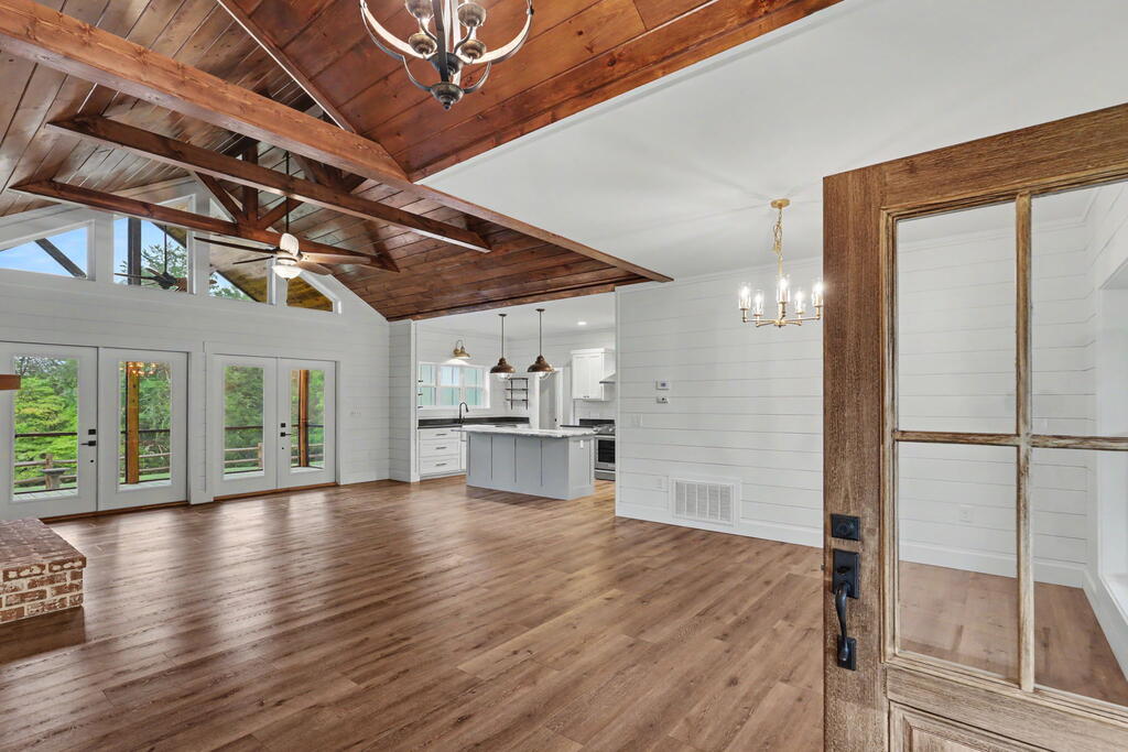 648 Crestwood Drive