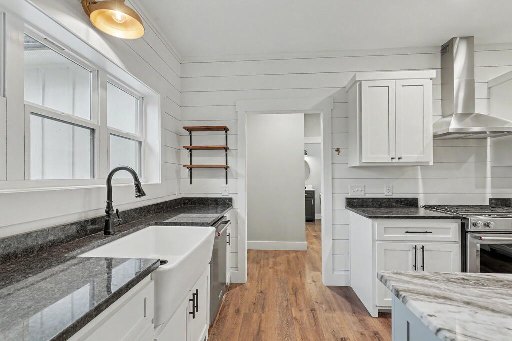 648 Crestwood Drive