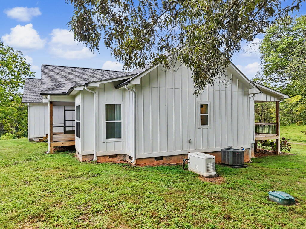 648 Crestwood Drive