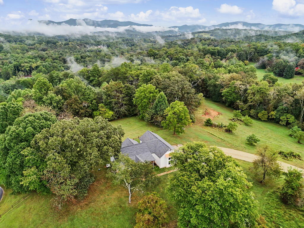 648 Crestwood Drive