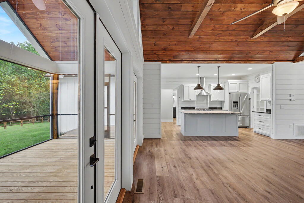 648 Crestwood Drive