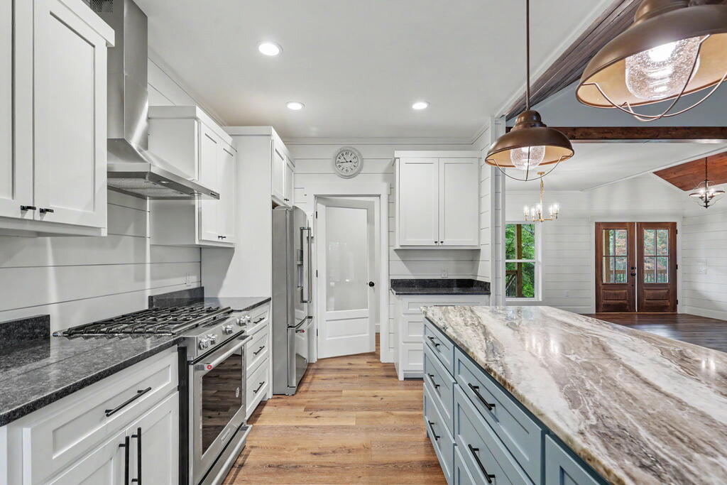 648 Crestwood Drive