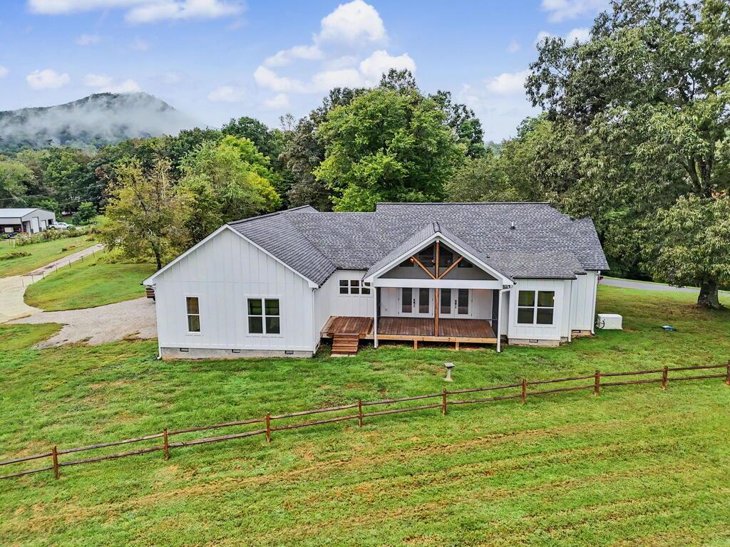 648 Crestwood Drive
