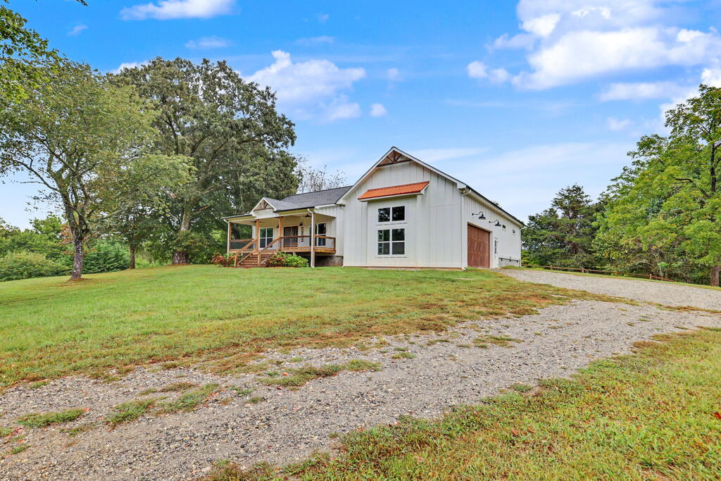 648 Crestwood Drive