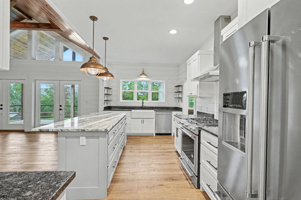 648 Crestwood Drive