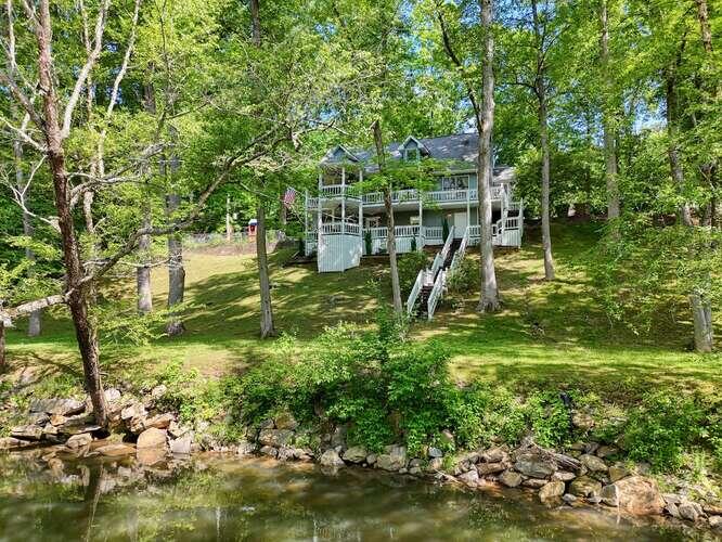 1217 Blue Ridge Hwy