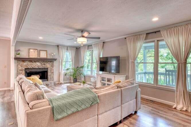 1217 Blue Ridge Hwy