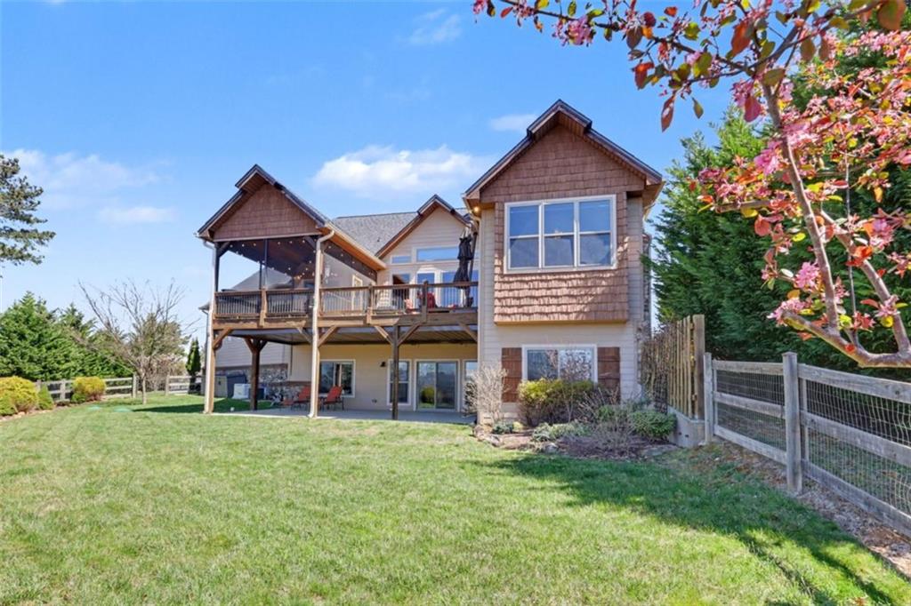 899 RIDGE POINTE Way