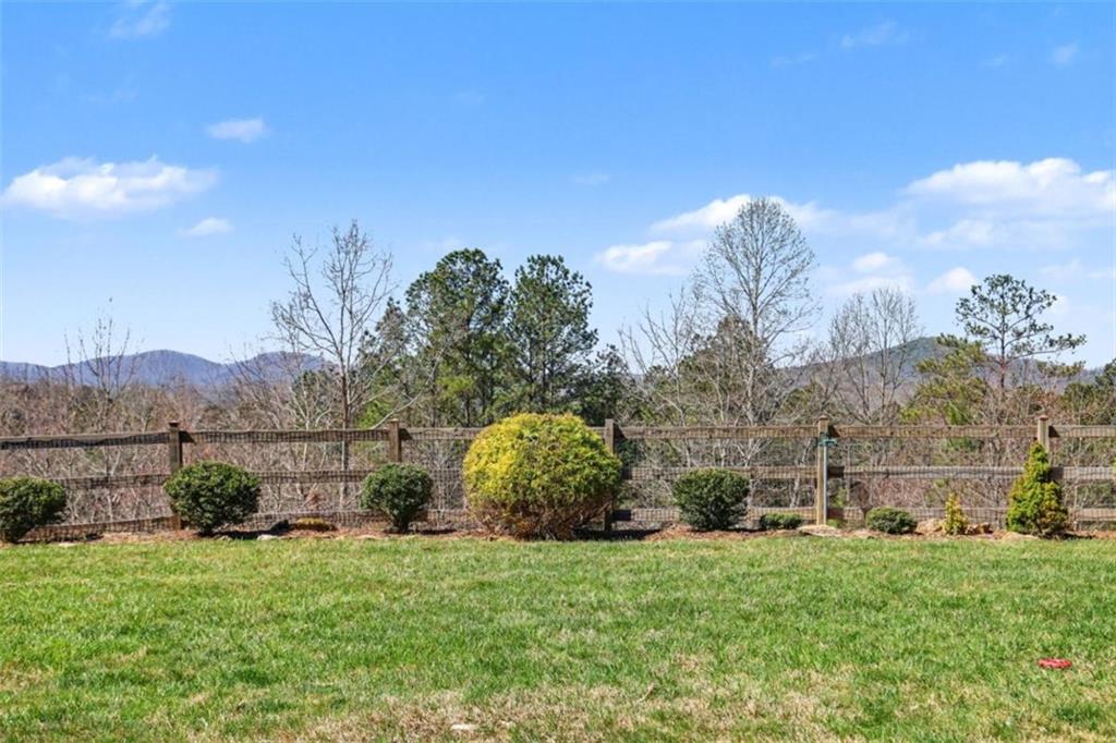 899 RIDGE POINTE Way