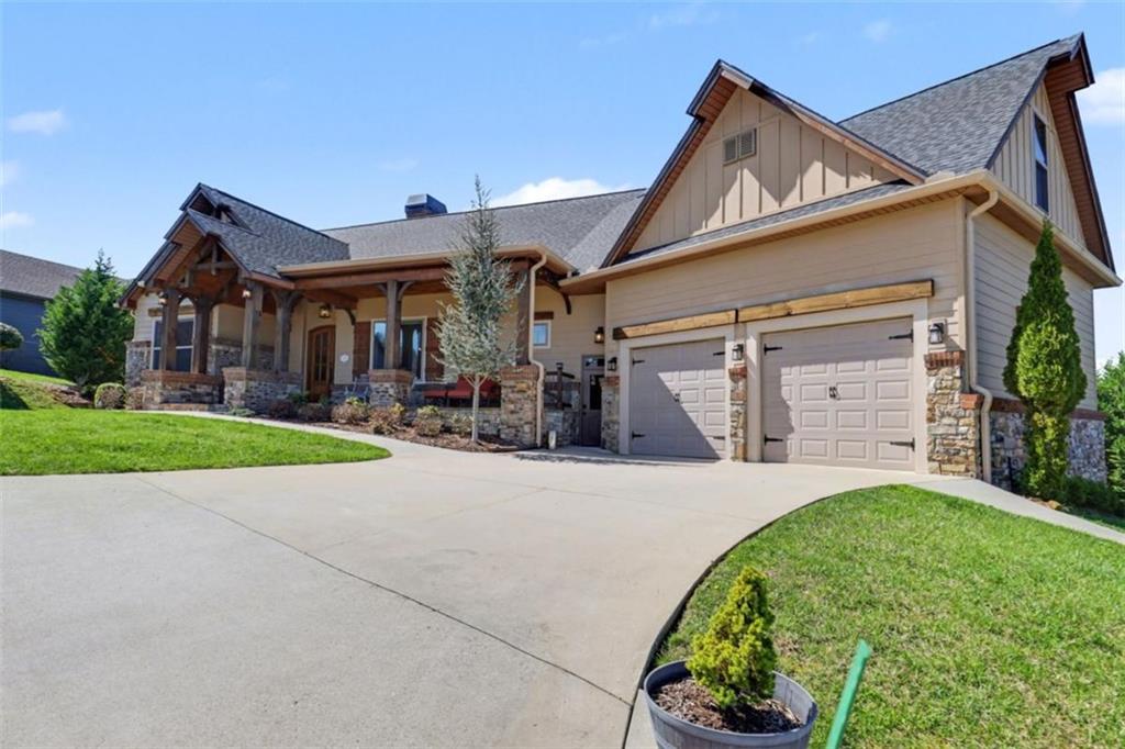 899 RIDGE POINTE Way
