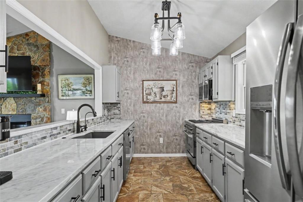1157 Summit Way