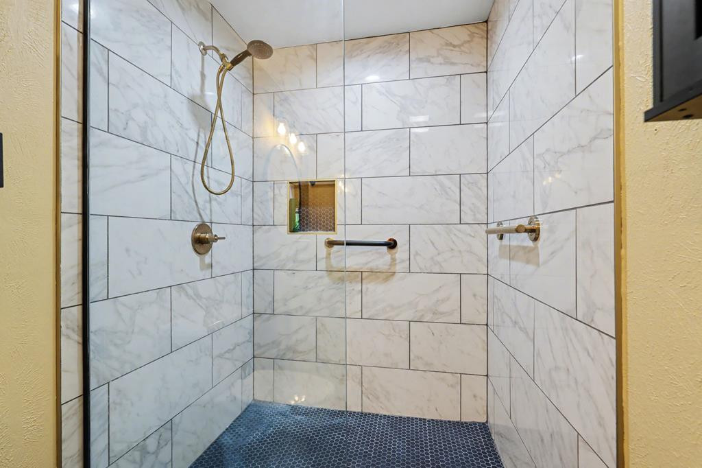 8 Stoney Brook Trail