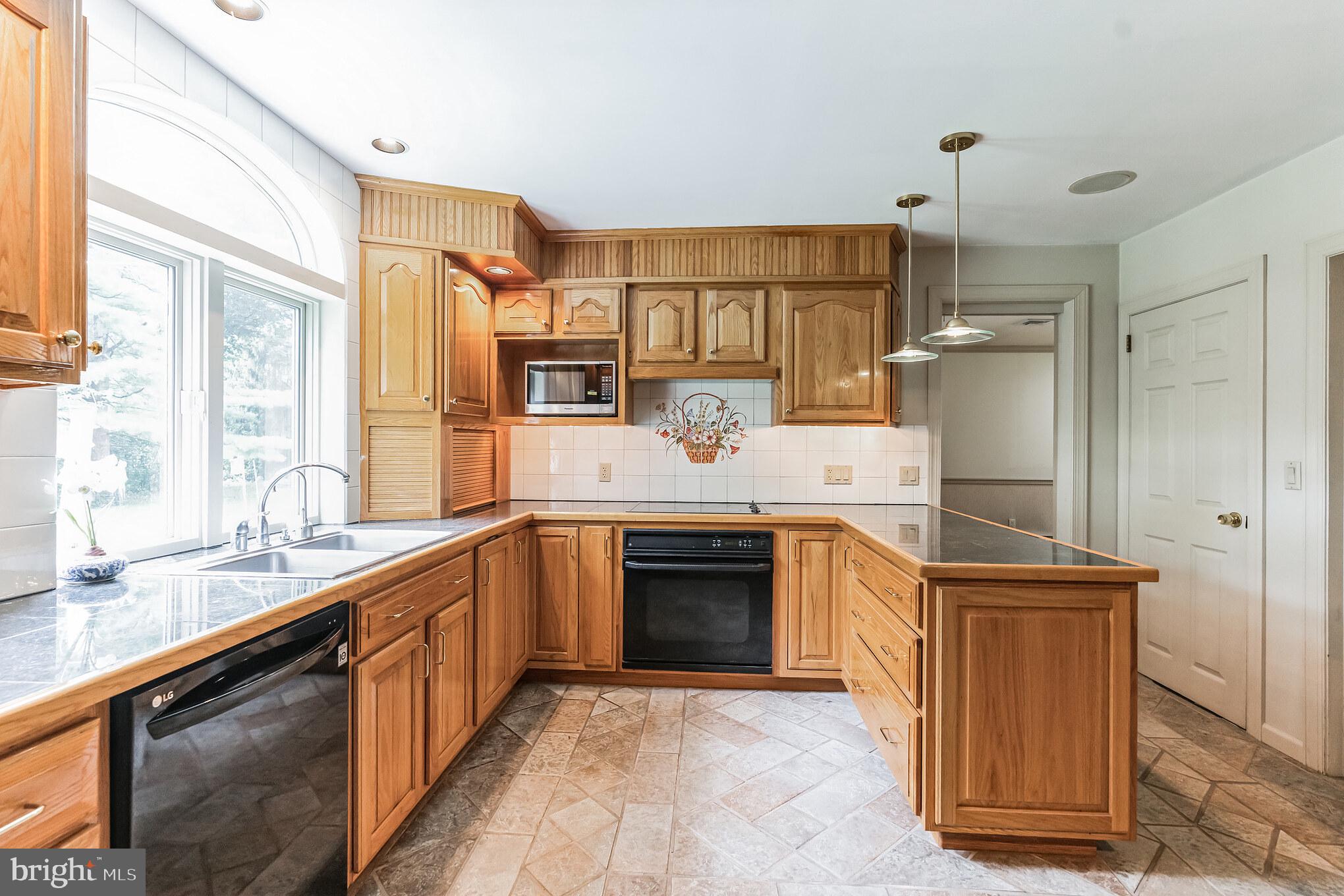 596 PARK RIDGE DRIVE