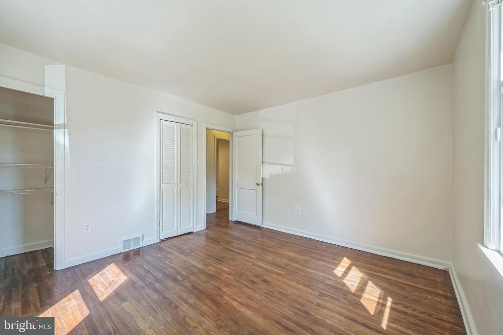 23 W Ridge Rd