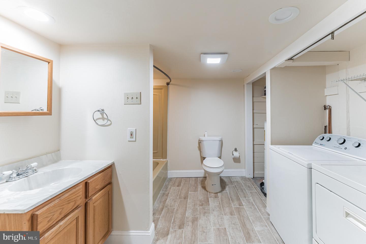 228 CRAWFORD AVENUE Unit: 3