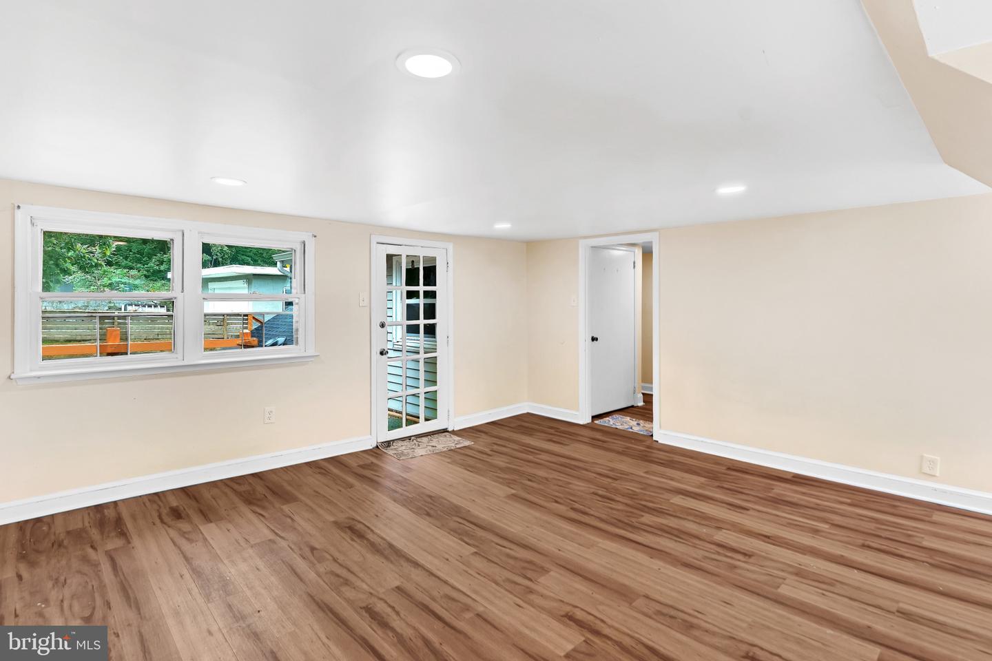 228 CRAWFORD AVENUE Unit: 3