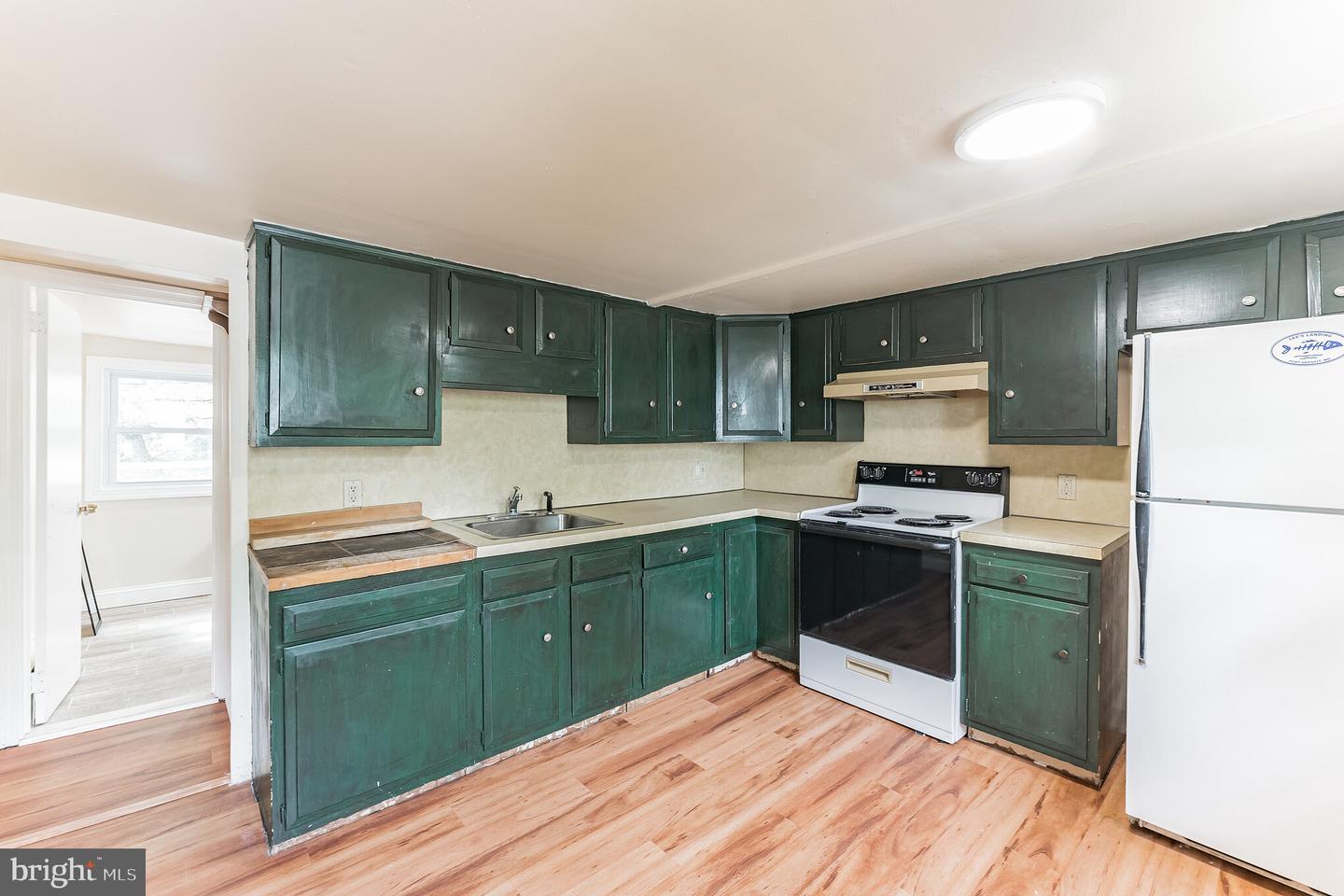 228 CRAWFORD AVENUE Unit: 3