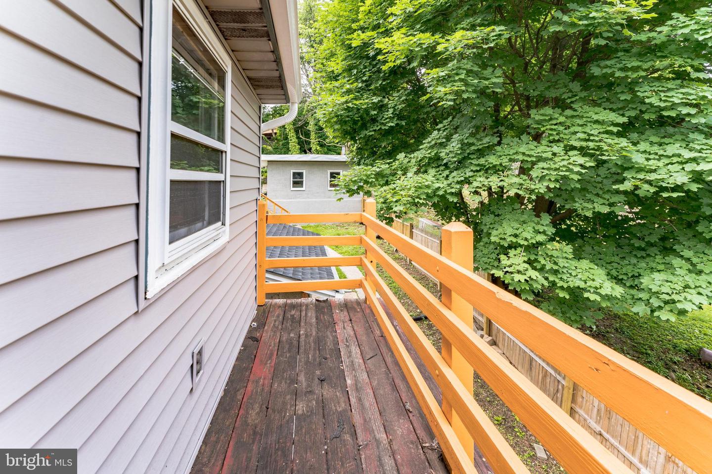 228 CRAWFORD AVENUE Unit: 3