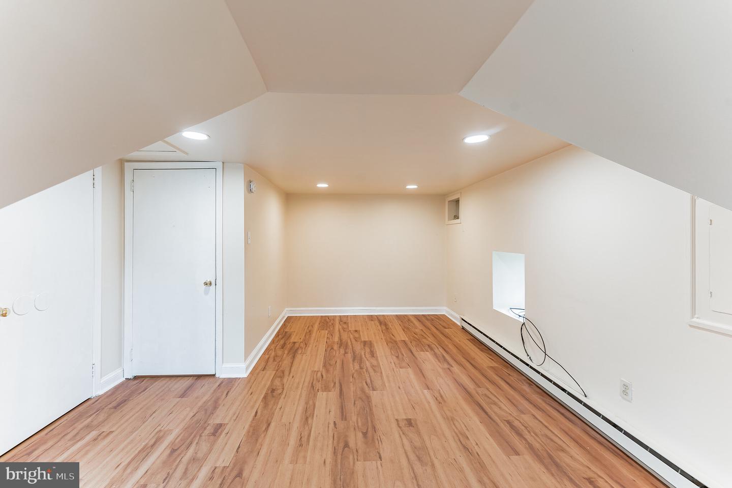 228 CRAWFORD AVENUE Unit: 3