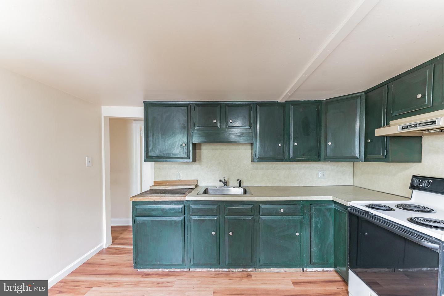 228 CRAWFORD AVENUE Unit: 3