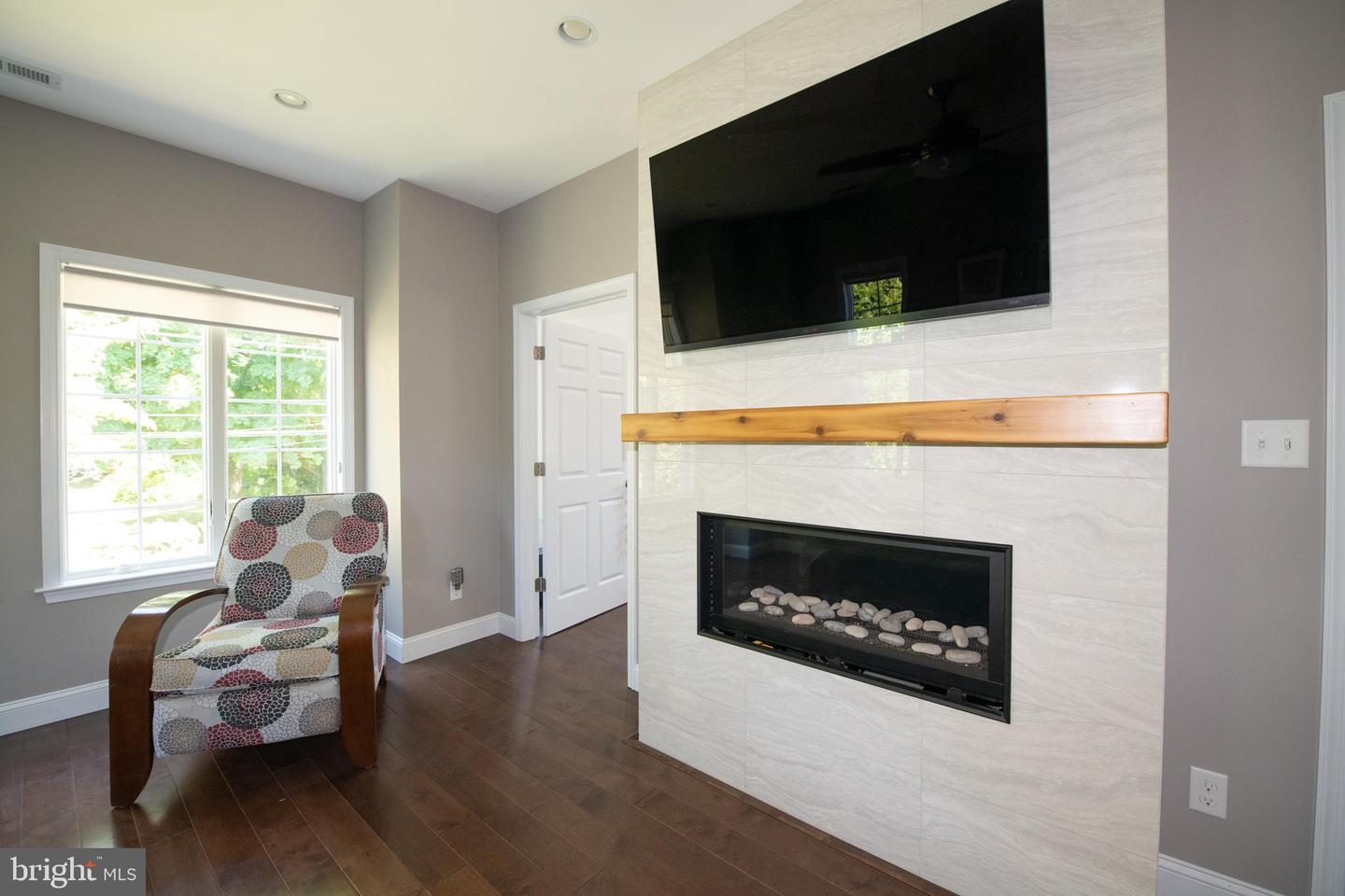 2232 WISTERIA AVENUE