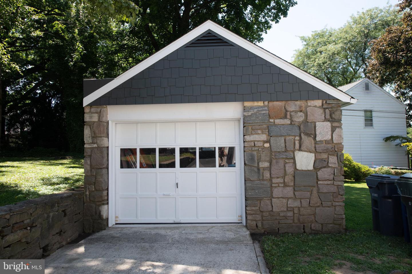 2232 WISTERIA AVENUE