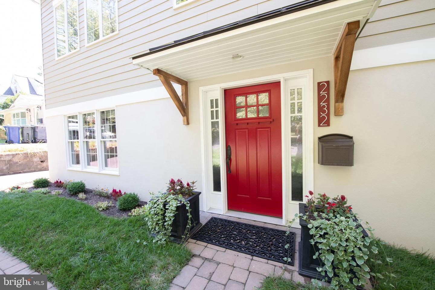 2232 WISTERIA AVENUE